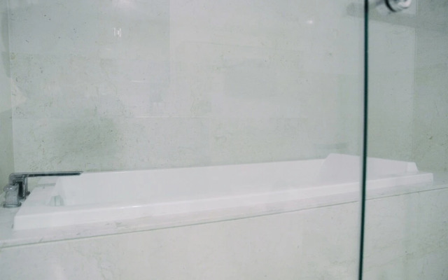 Luxurious 2br Ciputra Wold 2 Apartment