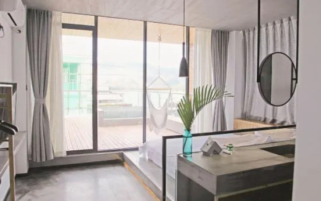 Lanhai Xiaozhu Hostel