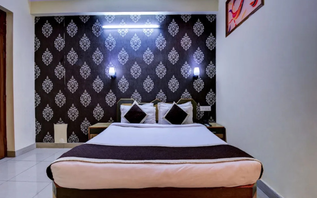 OYO 22110 Hotel Karni Palace