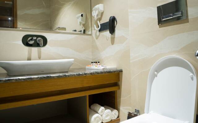 Hotel Clarks Inn Suites Kangra