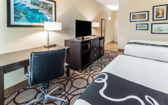 La Quinta Inn & Suites by Wyndham Carlsbad