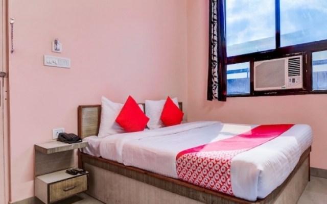 OYO 17250 Hotel Ganesham