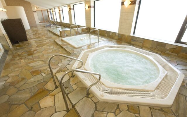 Okura Chiba Hotel