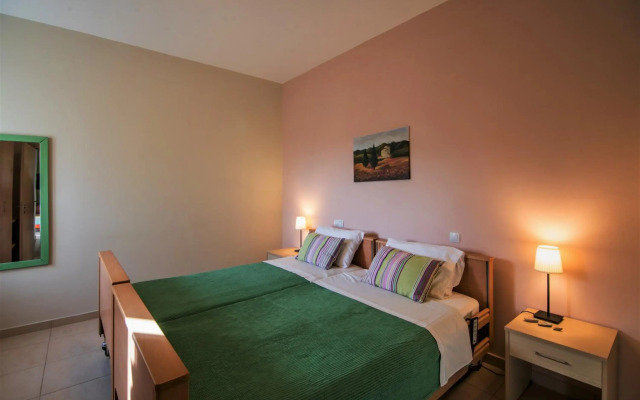 Aksos Suites