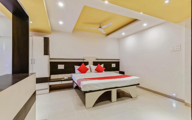 OYO Flagship 35803 Sachin Regency