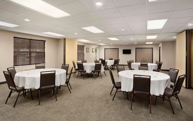 Country Inn & Suites by Radisson, Charlotte University Place, NC