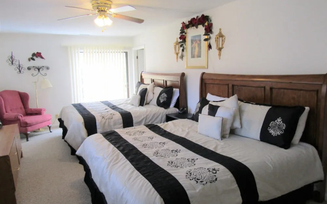 Sugar Mountain Drive 1866 6 Bedroom Home by RedAwning