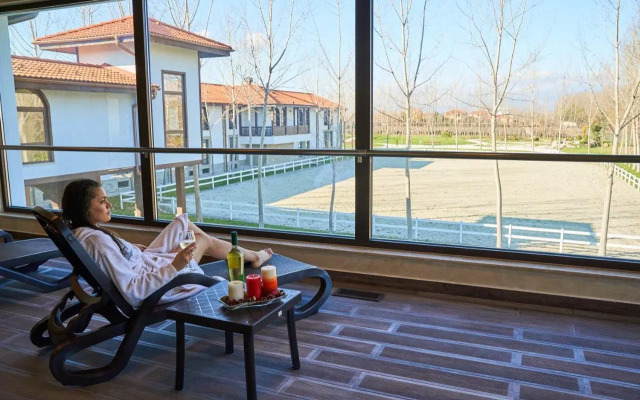 Boutique Complex Trakiets