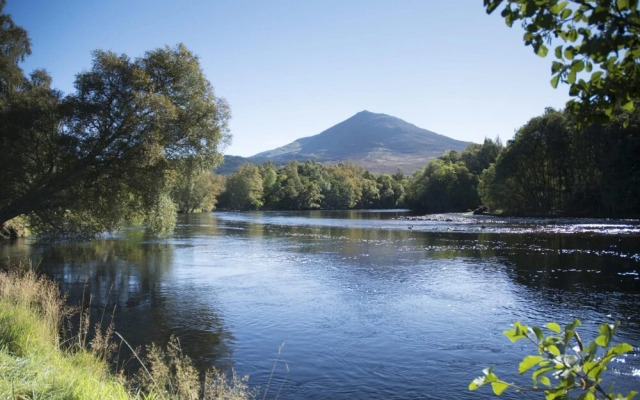 Loch Rannoch Highland Club Studio 2