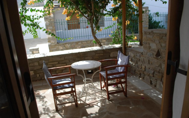 Siroco's Rooms And Studios