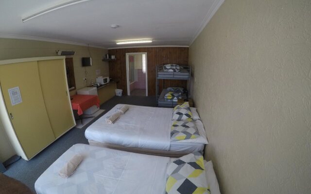 Turn-In Motel