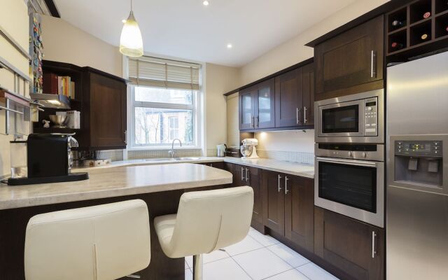 Veeve - The Colour Room