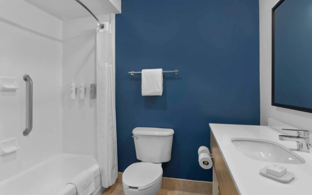 Spark by Hilton Newcomerstown