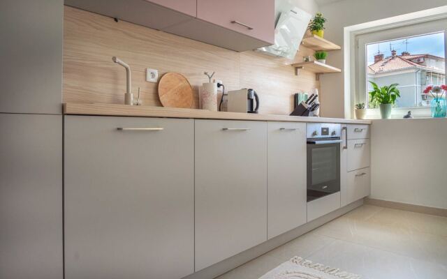 Cool attic apartment Marina