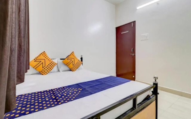 Royal Rest Rooms by OYO Rooms