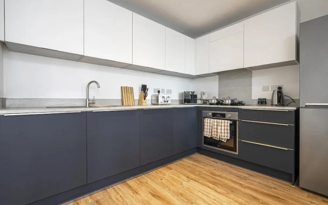 Superb Flat With Community Vibe