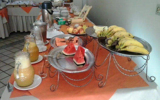 Oft Plaza Oeste Hotel