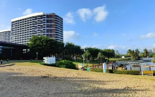Twelve nautical miles apartment