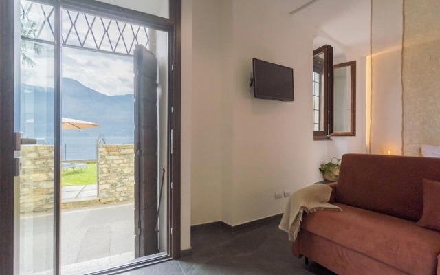 Cozy Nest on the Lake by Rent all Como