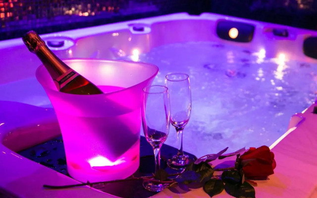 L'Insolite Spa Privatif ''Suite Luxueuse-Jacuzzi"