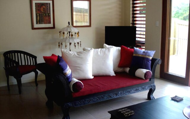 Belle Escapes - Latania Villa Palm Cove