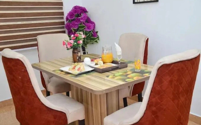 Sterling Lakeview Apartment