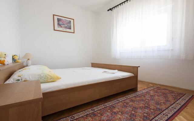 Apartments Zoran - beach 400m