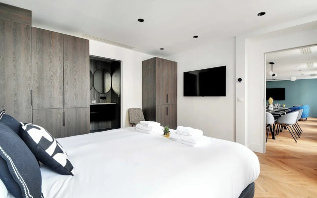 Apartment for 8 People in Madeleine