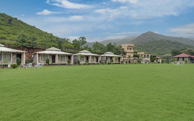 Kavish Holiday Hill Resort N Spa