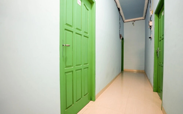 SPOT ON 2738 818 Home Stay