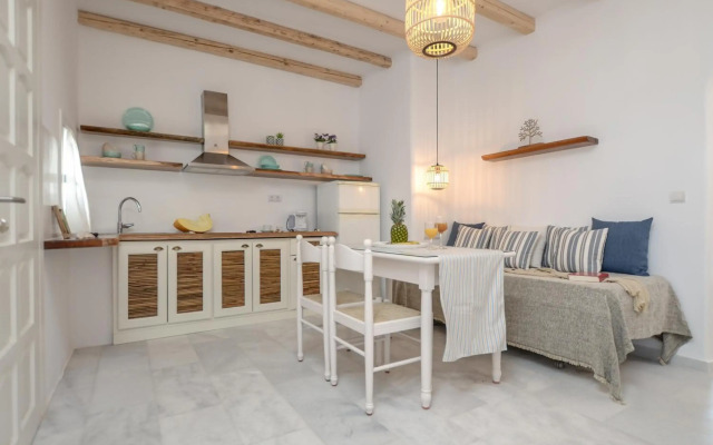 Birikos Hotel & Suites