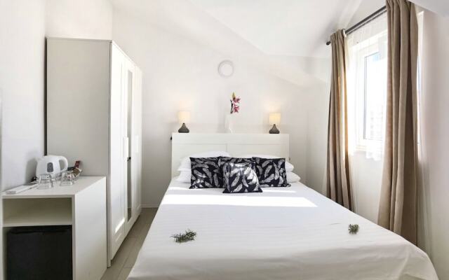Boutique Rooms - With Pool - 8 - R302