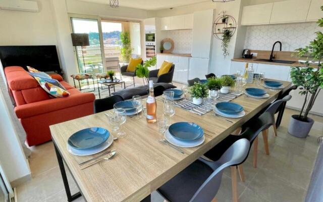 Splendid 92 M With Wifi Balcony And Sea View