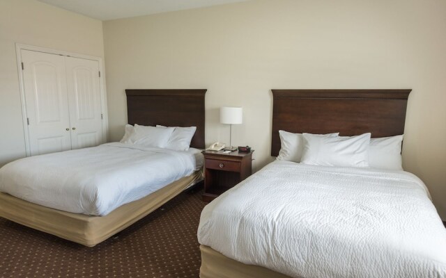 The Landmark Inn & Suites