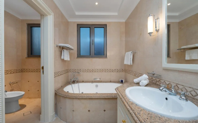Maison Privee - Exclusive Villa w/ Private Pool, Garden & Beach