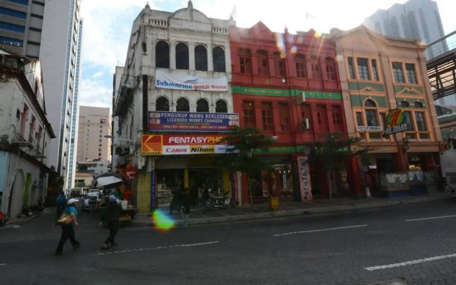 Submarine Guest House Central Market - Hostel