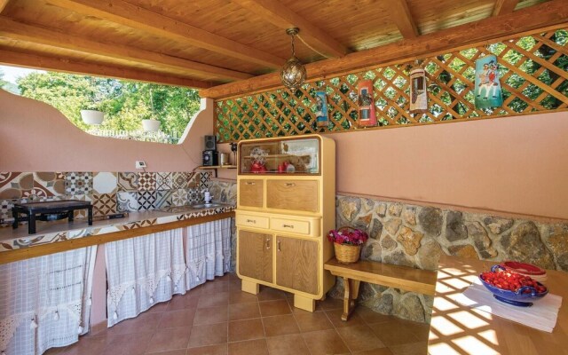 Amazing Home in Ika With Wifi and 1 Bedrooms