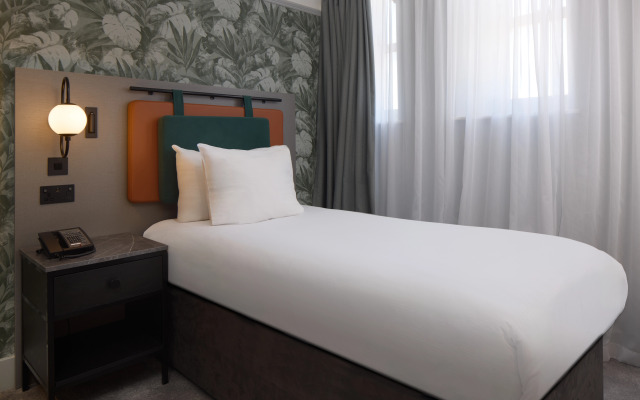 DoubleTree by Hilton Brighton Metropole