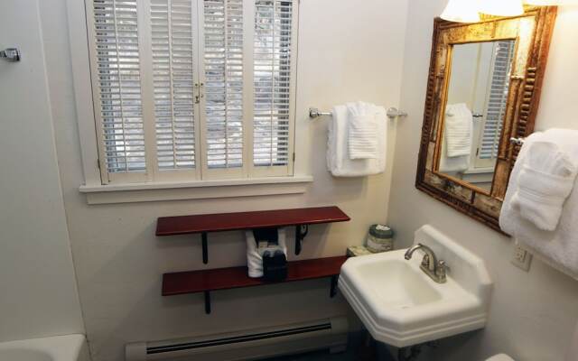 Mountain Pine Cabin by Rocky Mountain Resorts