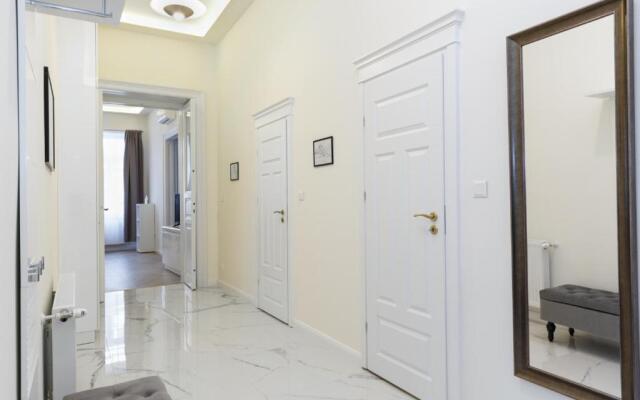 Jenny luxury two bedrooms apartment.