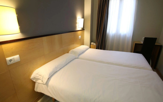 Alda Entrearcos Hotel