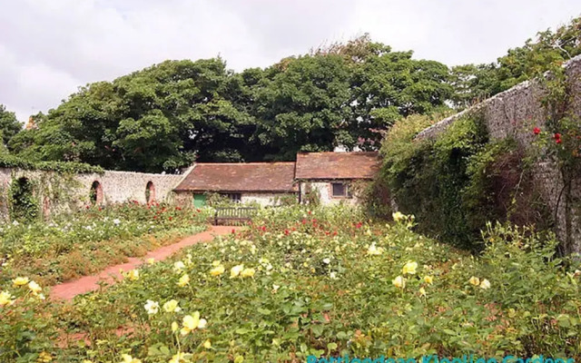 Dean Court Garden Parking by Brighton Holiday Lets