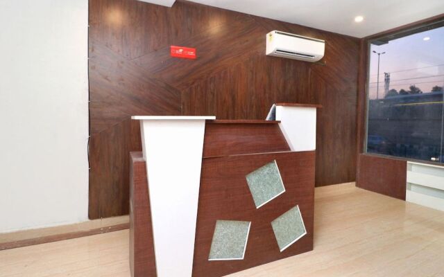 OYO 19716 Hotel Shanay