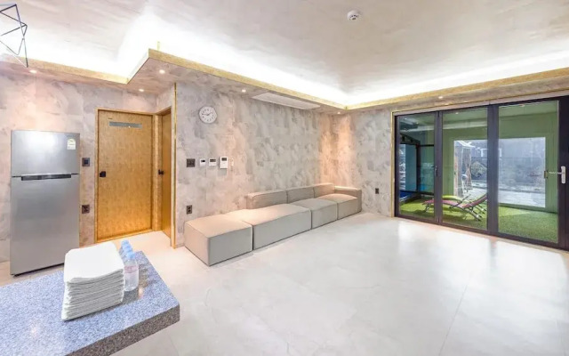Chuncheon Poolhouse Epop