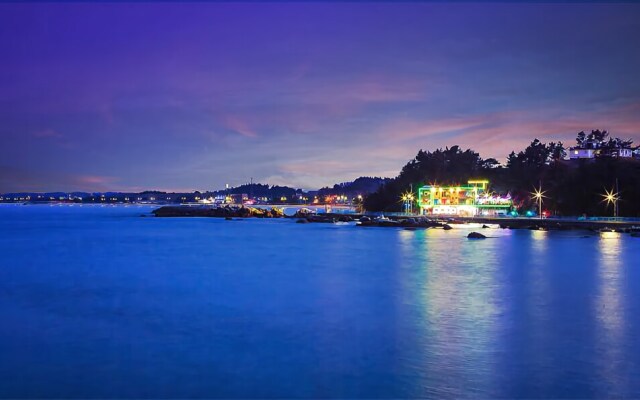 Yangyang Seaglow Rainbow Pension