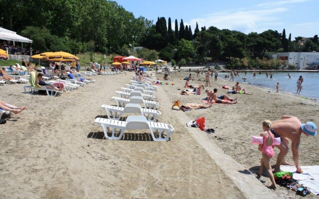 Apartment Vlado next to the beach