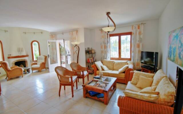 Chrisuli - well furnished villa with panoramic views in Moraira