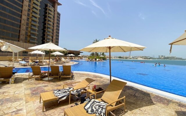 Modern beachfront 1BR apartment