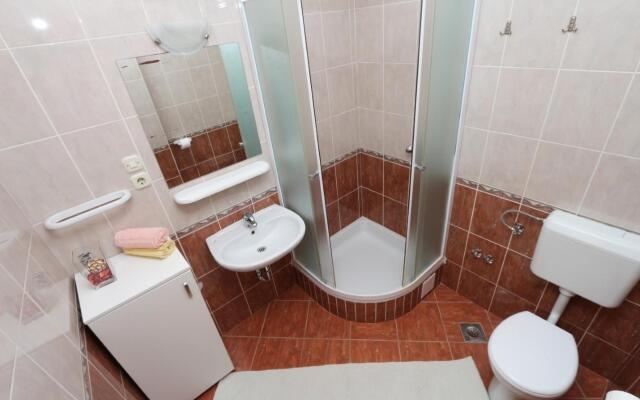 JoviZe - free parking - A5(2+2)