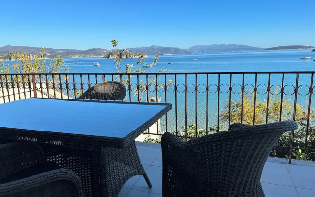 Tolo Beach House with Breathtaking View